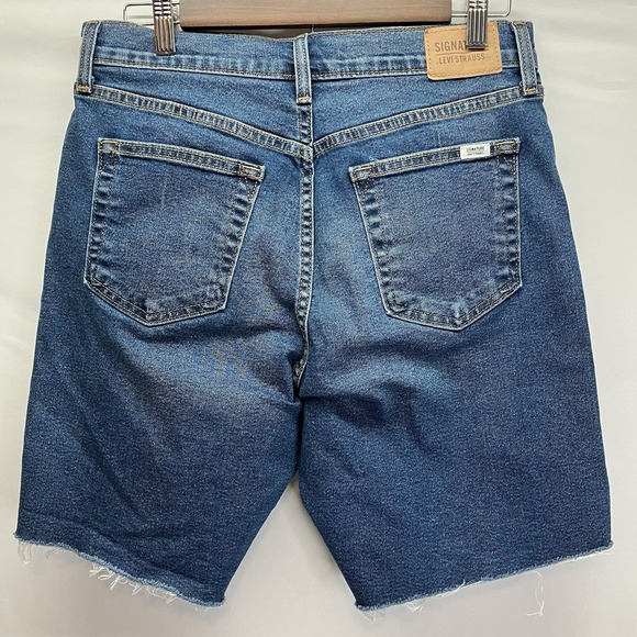 Levis Womens Blue Signature Heritage High‎ Rise Bermuda Cut Off Jean Shorts Sz 8 - Picture 2 of 6